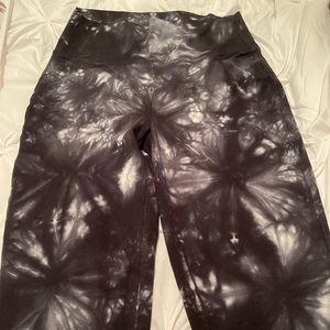 Leggings pretty black tye dye color . Thick top to secure tummy control